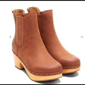 Frye & Co. Odessa Chelsea in Rust (sz 9)